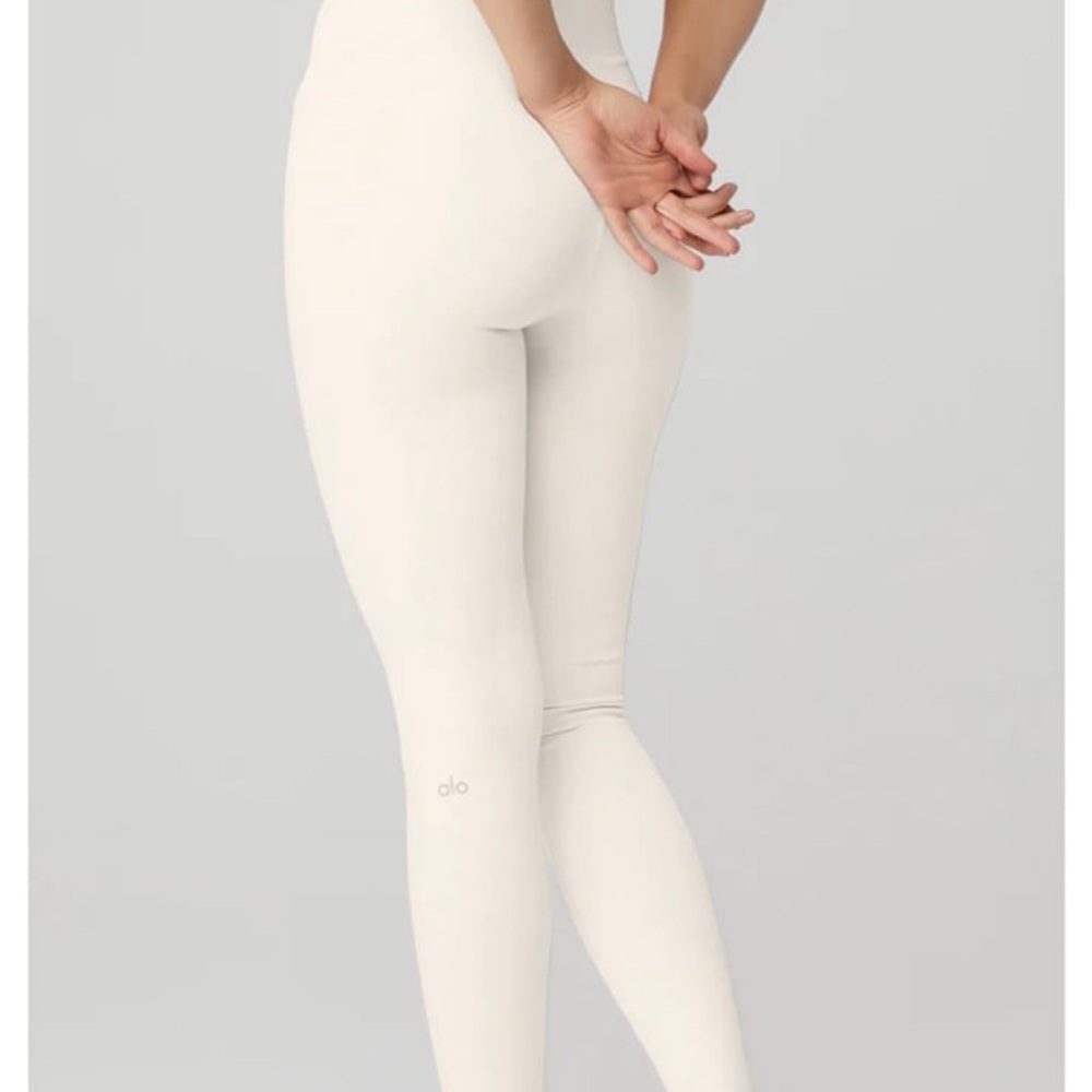 ALO Yoga Cream High-Waisted Leggings
